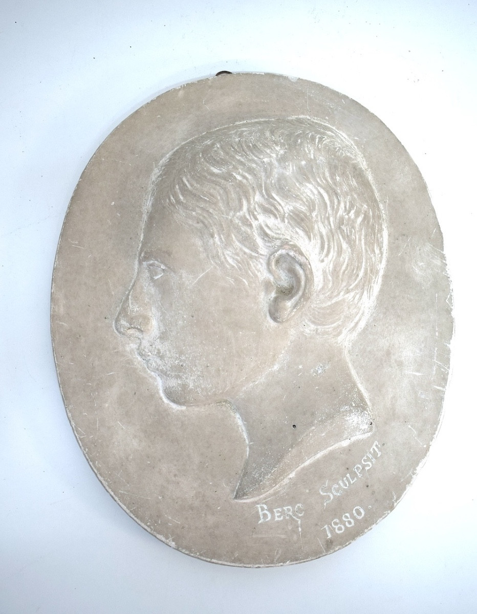Médaillon en plâtre portait homme Époque  Napoléon III signé berc  ref1177