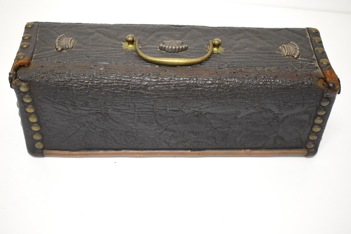 Coffret LOUIS XIV  bois cuir   laiton et bronze couronne comtale et monogramme ref1188-photo-4