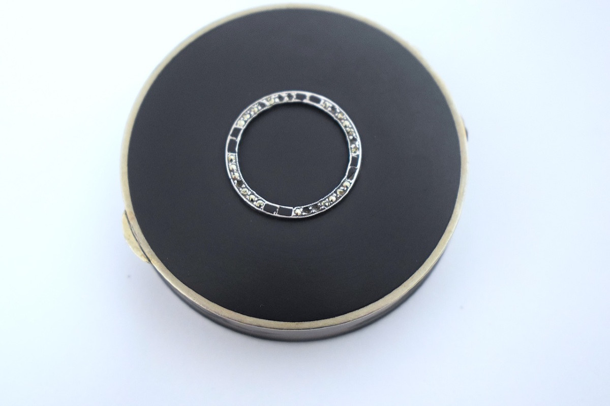 Boite Pilulier art d&eacute;co vers 1920 1930 m&eacute;tal argent&eacute; et dor&eacute; ref1204-photo-4