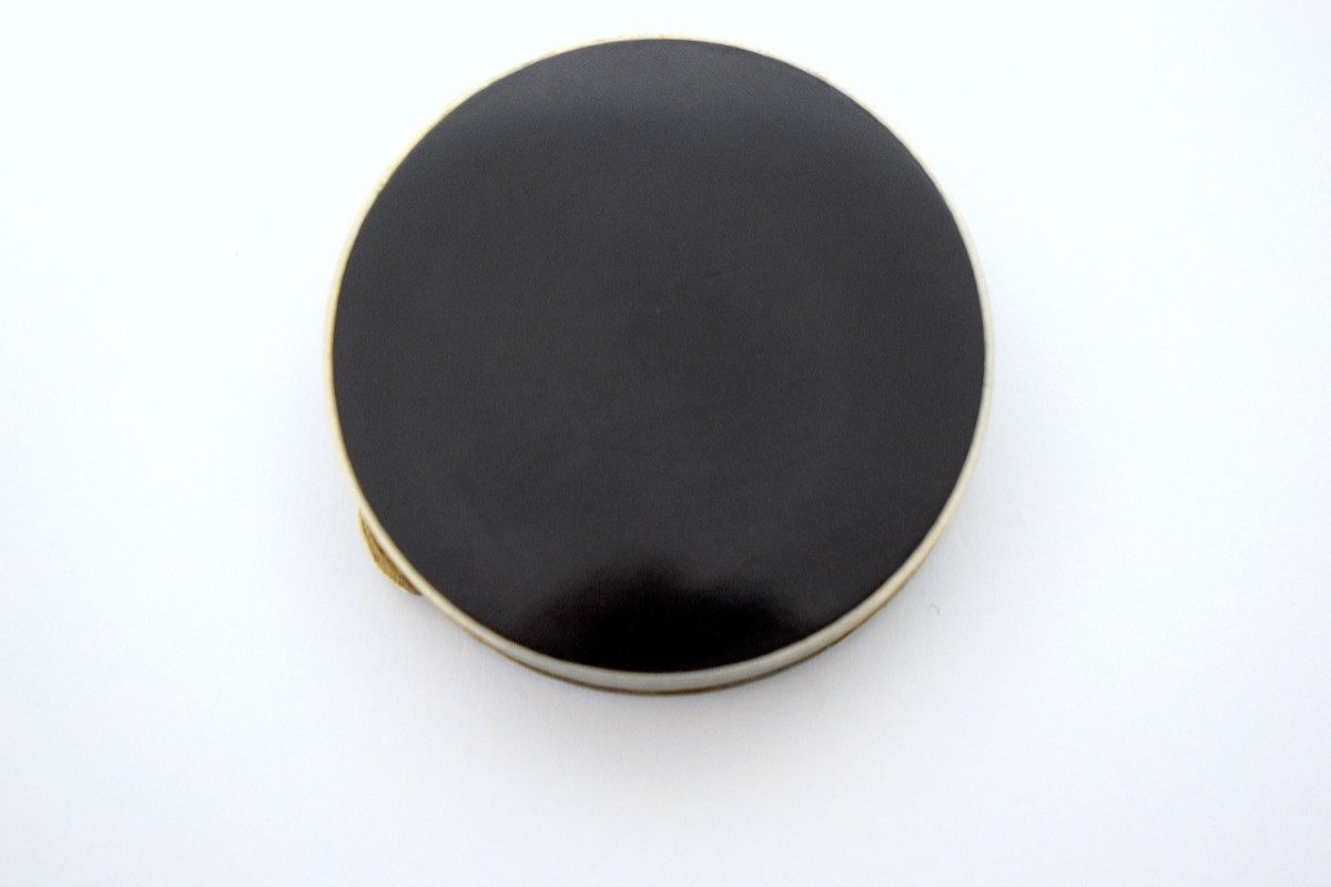 Boite Pilulier art d&eacute;co vers 1920 1930 m&eacute;tal argent&eacute; et dor&eacute; ref1204-photo-1