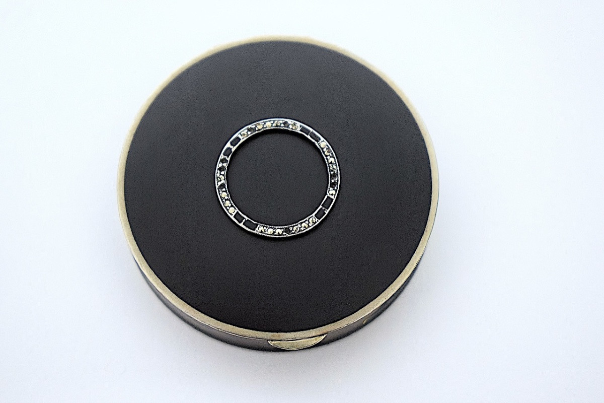 Boite Pilulier art d&eacute;co vers 1920 1930 m&eacute;tal argent&eacute; et dor&eacute; ref1204-photo-4