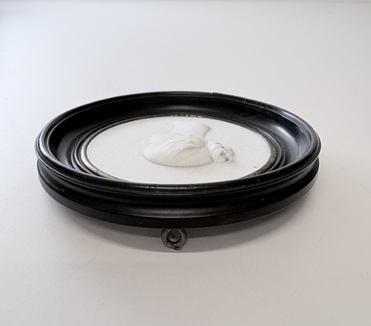 Sèvres Médaillon miniature en Biscuit Portrait Eugénie, Impératrice Des Français signé ref1112-photo-1