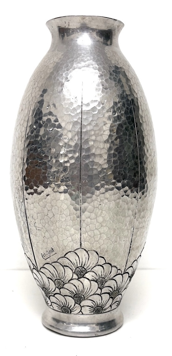 Vase Signed Art Gout Art Déco Dinanderie d'Aluminium Décor Floral 1925 1930 Ref1121