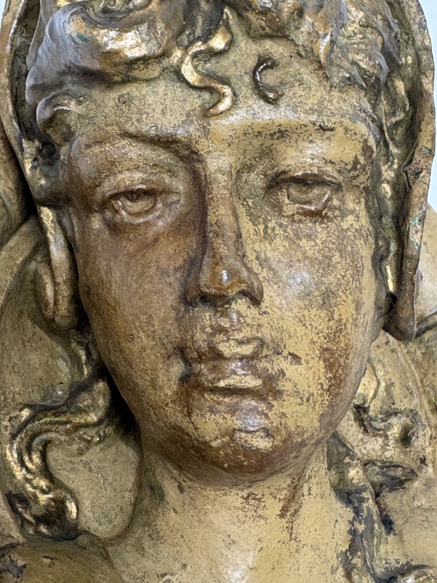 Médaillon haut relief en plâtre peint Jeanne d'Arc casquée style haute époque REF1121-photo-4