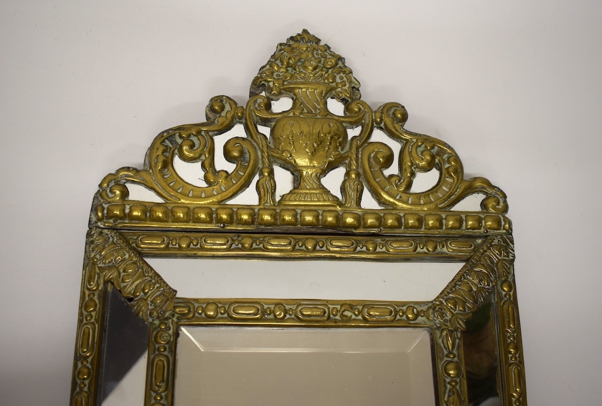 Miroir d' alcove à Parclose en laiton repoussé époque et style Napoleon III Ref1139-photo-3