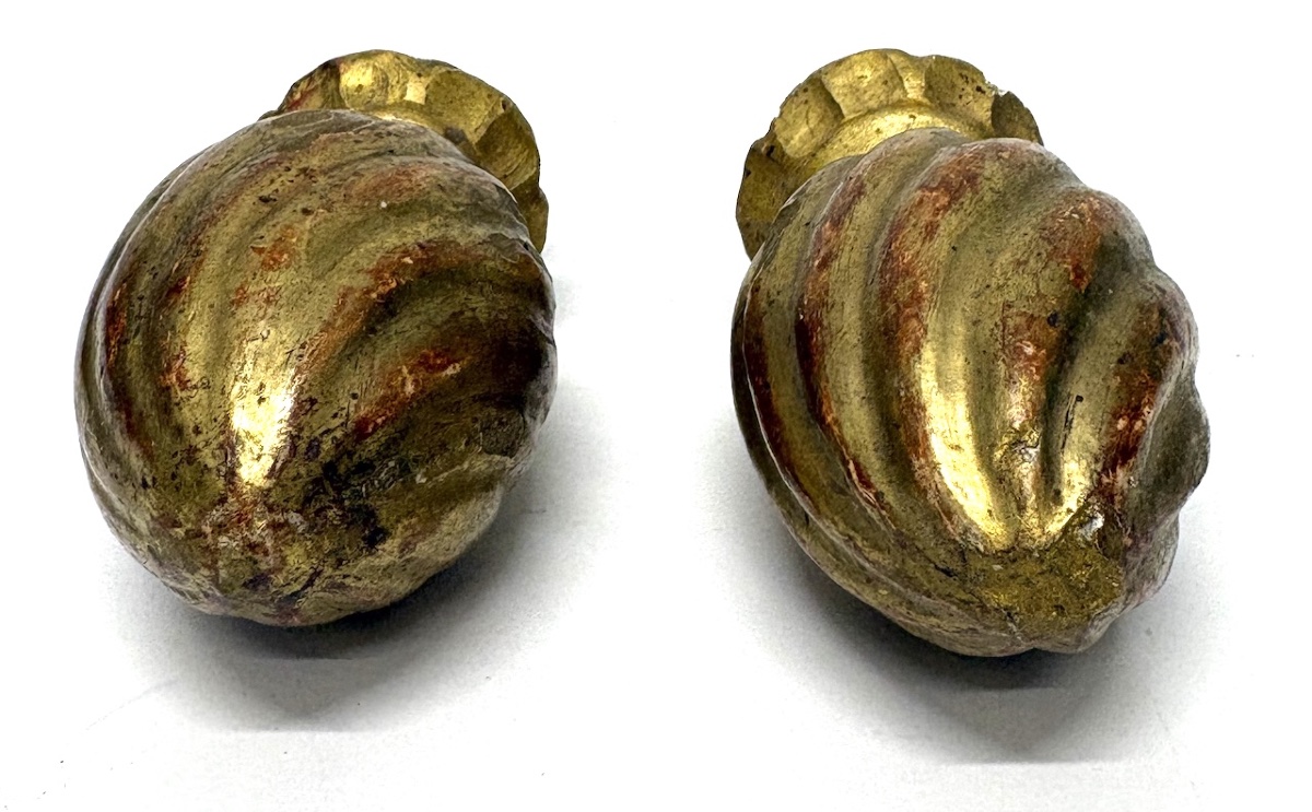Élément de décoration pair  Embouts ou pompons en Bois Doré et sculpté  Ref1147-photo-3