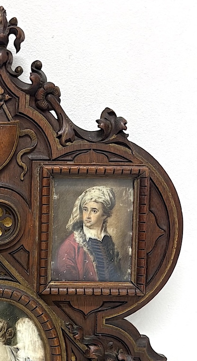 Five Miniatures  Neo-gothic Carved Wood Frame Ref1155-photo-3