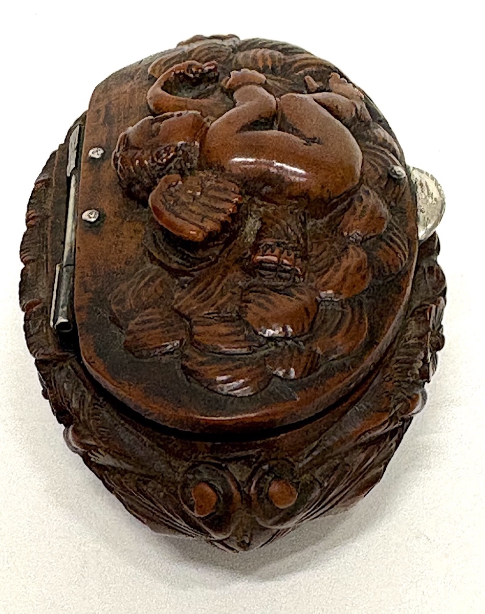 Snuffbox, Carved From Corozo Wood, Featuring Cupid And The Swan, Flanders, Ref. 1157-photo-3