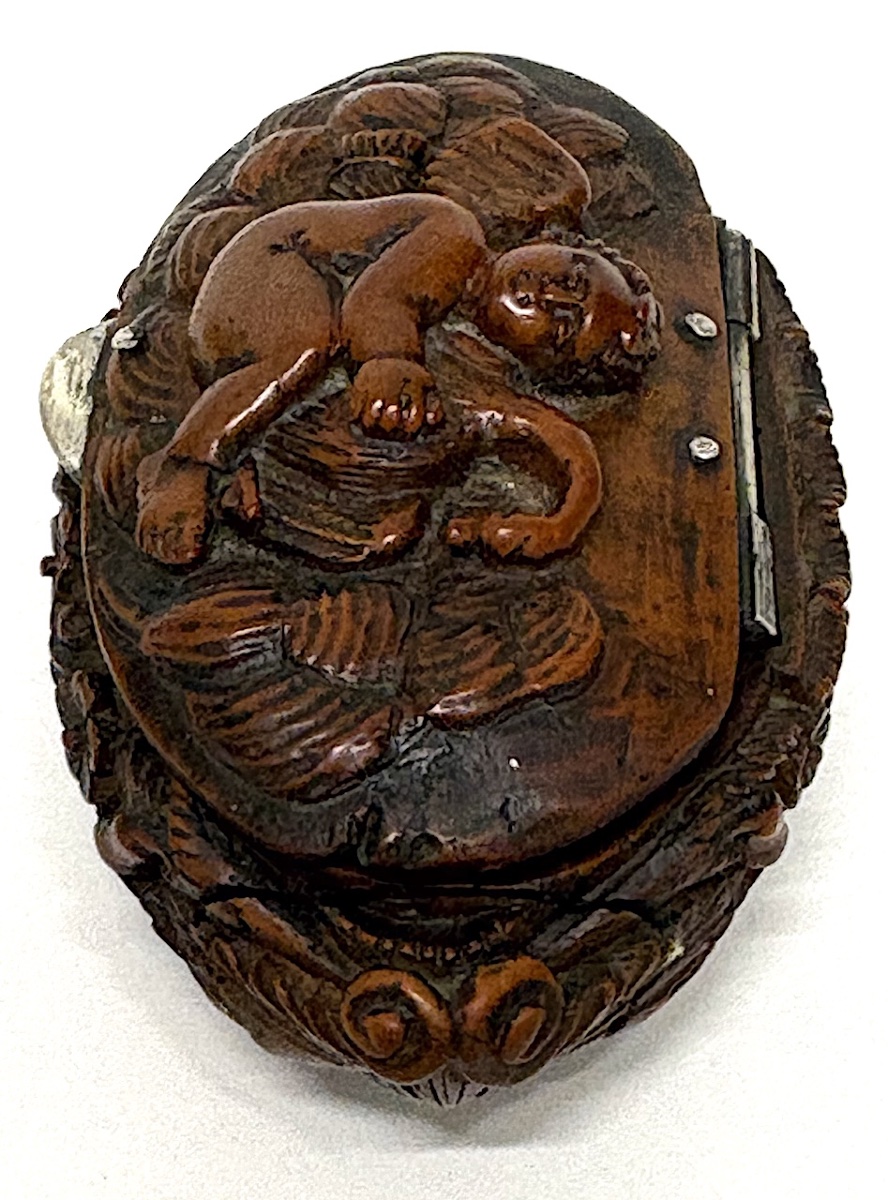 Snuffbox, Carved From Corozo Wood, Featuring Cupid And The Swan, Flanders, Ref. 1157-photo-1