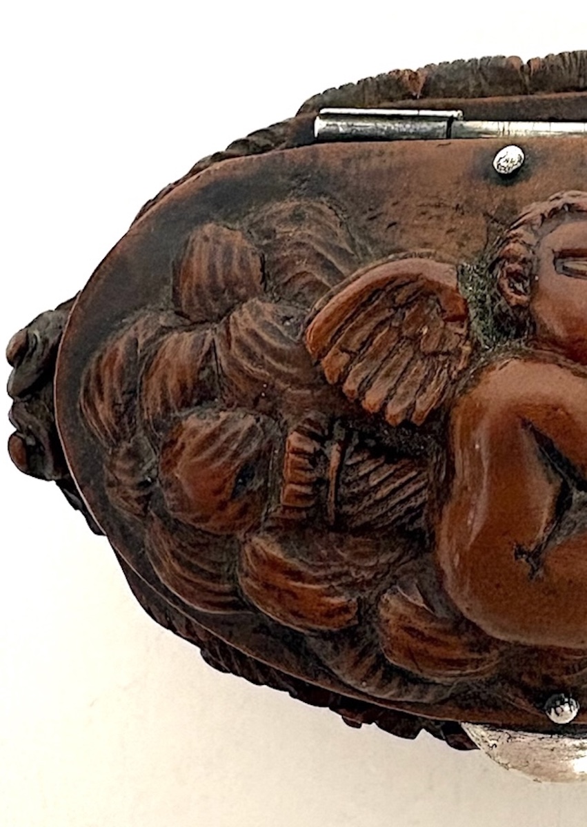 Snuffbox, Carved From Corozo Wood, Featuring Cupid And The Swan, Flanders, Ref. 1157-photo-2