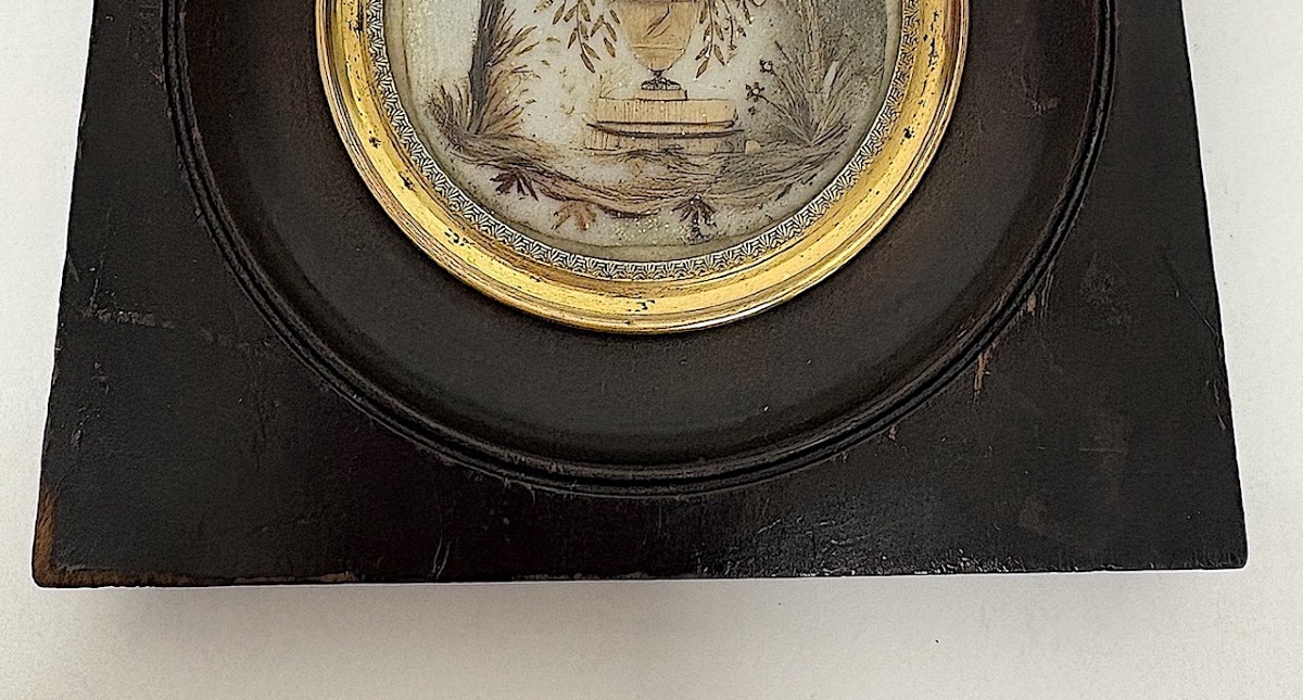 Miniature travail de cheveux figurant une urne fleurie sous un palmier Ref1170 -photo-4