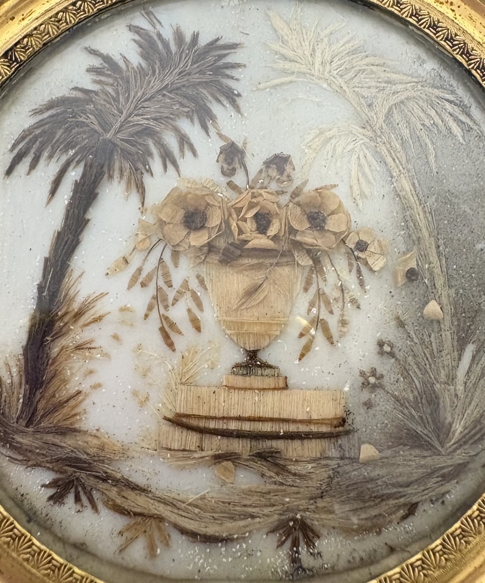 Miniature travail de cheveux figurant une urne fleurie sous un palmier Ref1170 -photo-5
