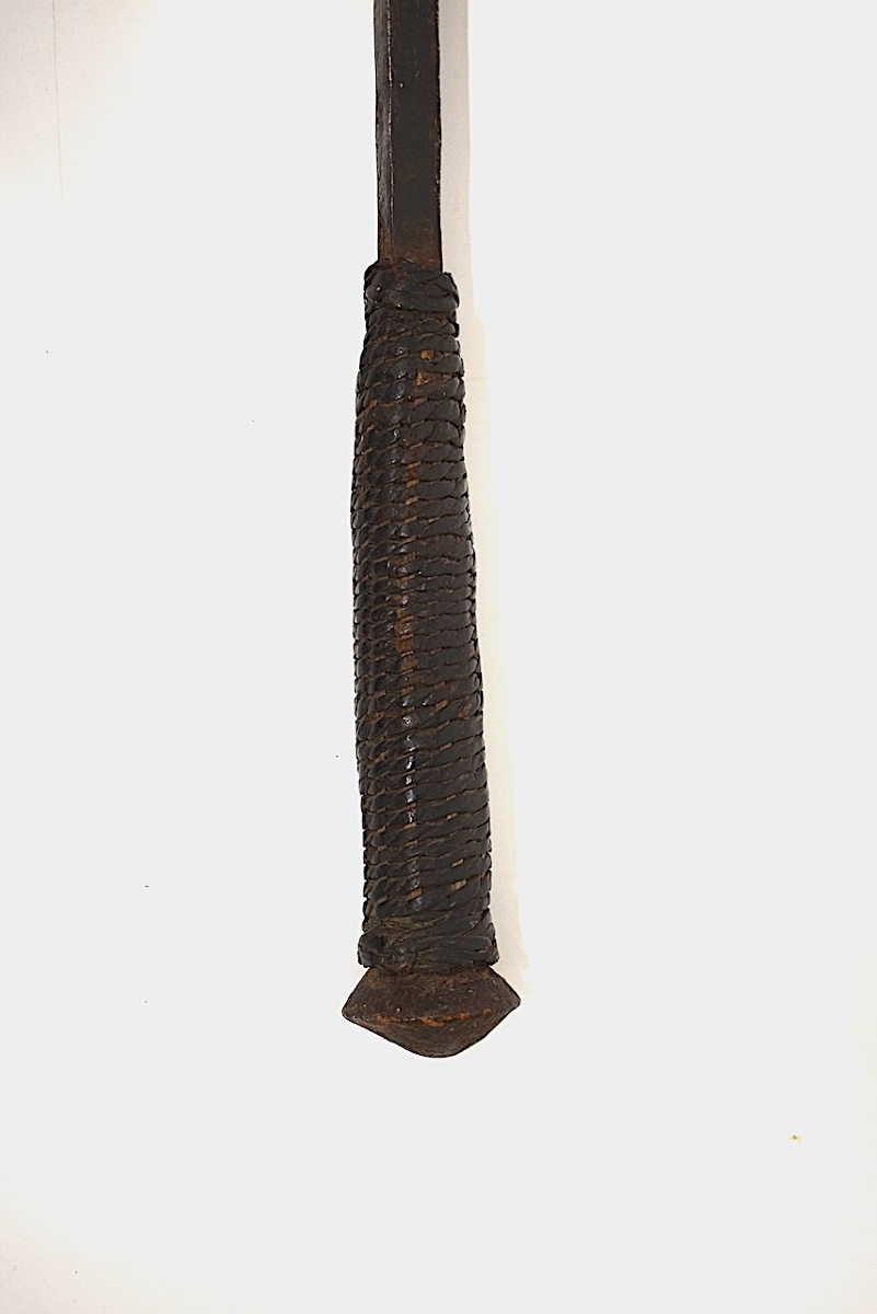 Hache de prestige ancienne  Afrique Fer Forgé  et cuir Ref1173  -photo-3