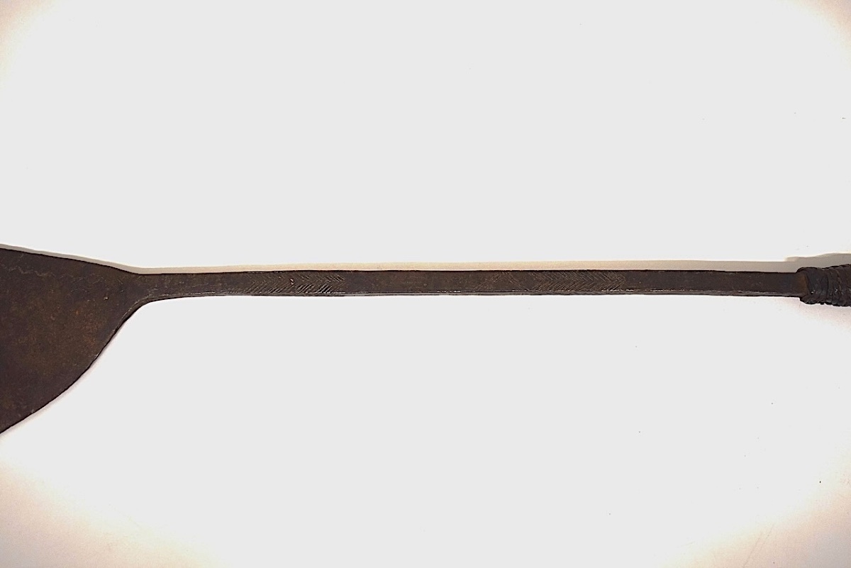 Hache de prestige ancienne  Afrique Fer Forgé  et cuir Ref1173  -photo-2