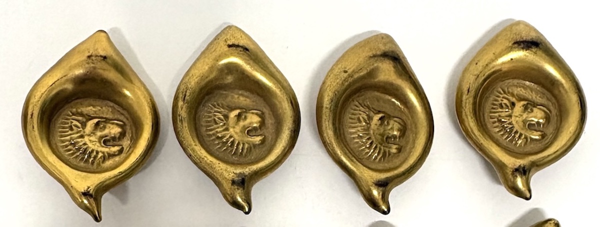 Fritz Lampl Eight Buttons Gold-tinted Glass Bimini United Kingdom Textile Circa 1930–1940 Ref1182-photo-3