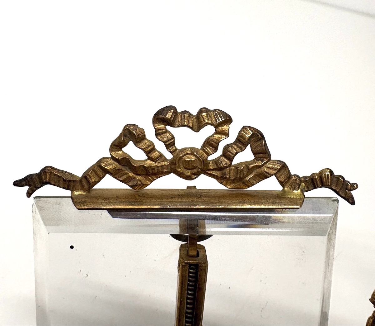 Double-panel Photo Frame And Single-flower Vase In Gilded Bronze, Circa 1880–1900, Ref. 1197-photo-3