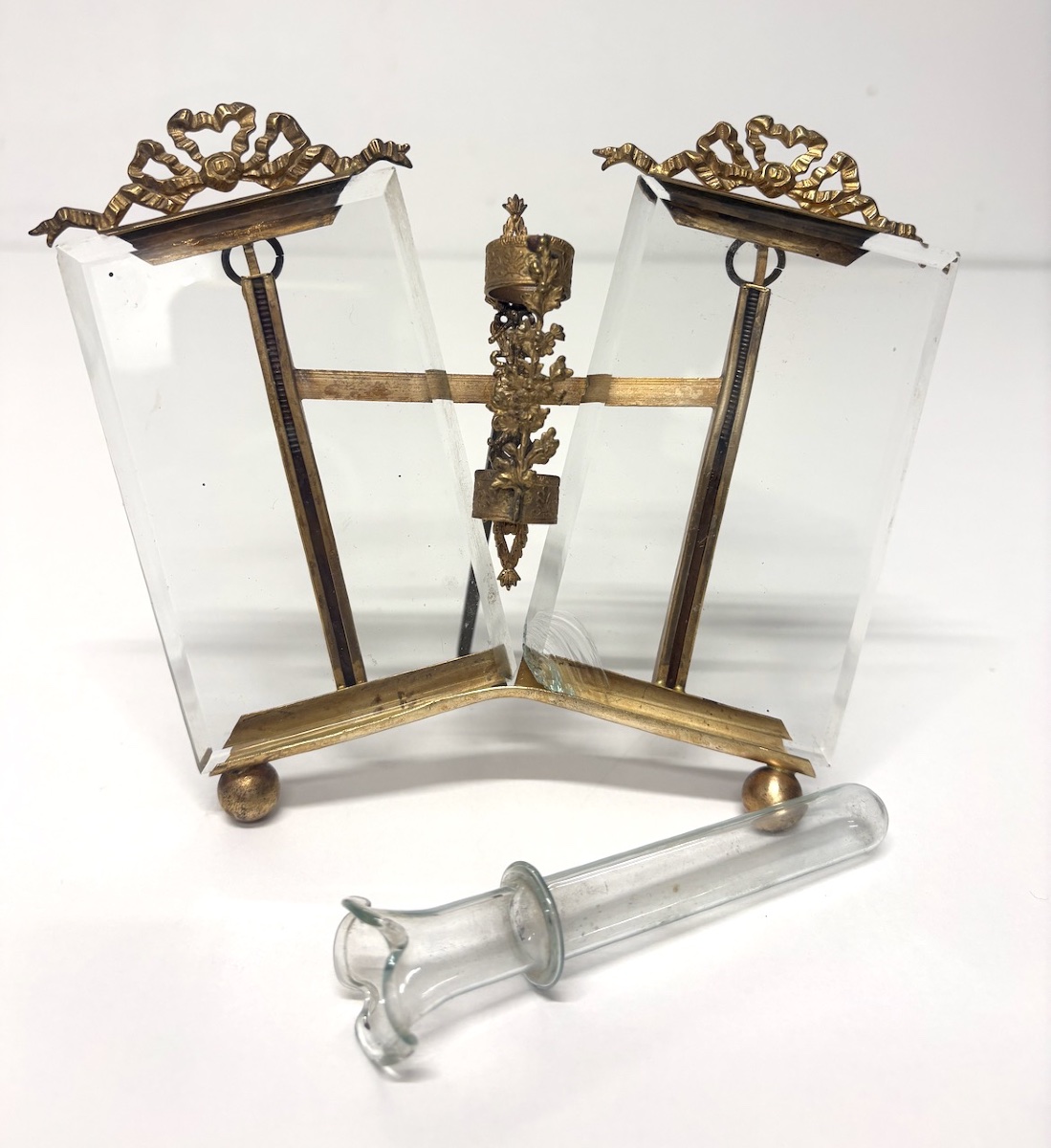 Double-panel Photo Frame And Single-flower Vase In Gilded Bronze, Circa 1880–1900, Ref. 1197-photo-4