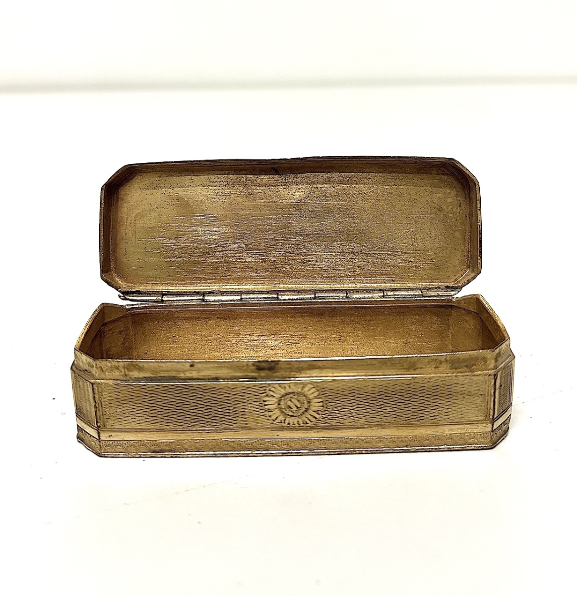 Boite à priser ou Tabatière en Pomponne  métal doré d'époque Louis XVI Ref1198-photo-6
