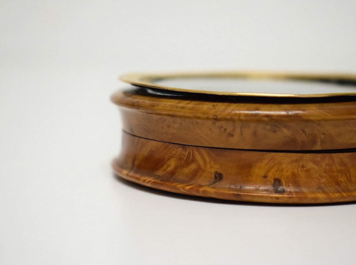 Boite Loupe d'Orme miniature en médaillon portrait profil en cire du roi Louis XVIII Ref1199-photo-3