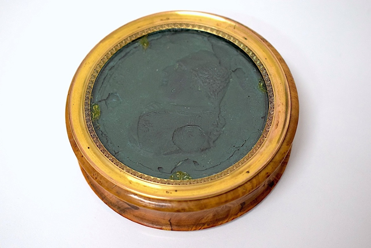 Boite Loupe d'Orme miniature en médaillon portrait profil en cire du roi Louis XVIII Ref1199-photo-7