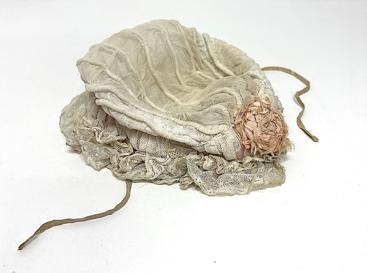Provençal Children's Winter Hat Made Of 19th-century Textile Lace Ref1206-photo-2