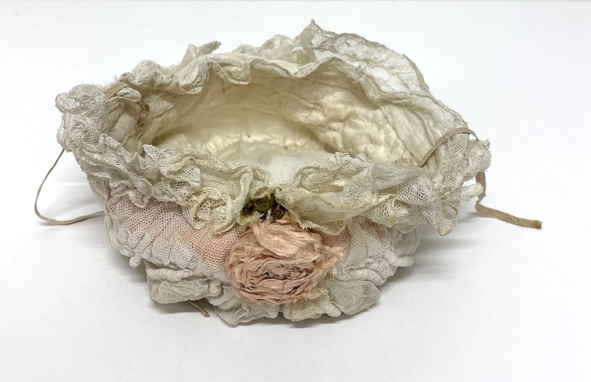 Provençal Children's Winter Hat Made Of 19th-century Textile Lace Ref1206-photo-1