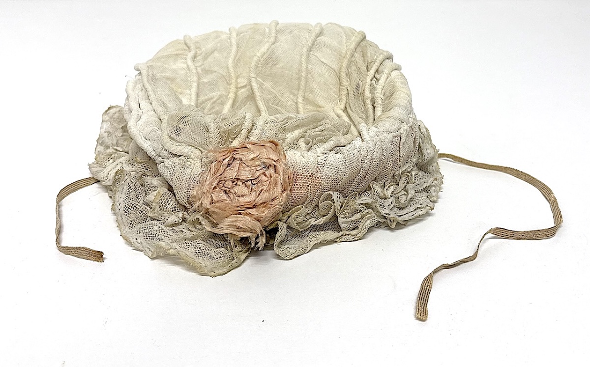 Provençal Children's Winter Hat Made Of 19th-century Textile Lace Ref1206-photo-8