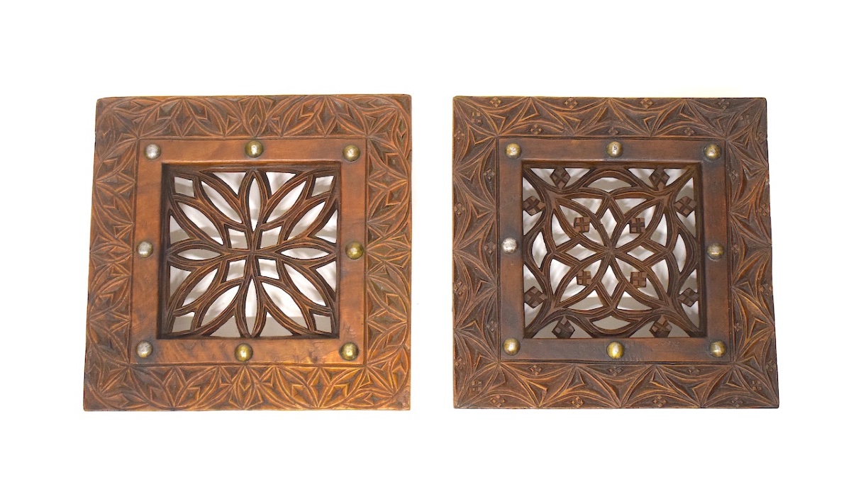 deux dessous Plats en bois sculpté oriental  orientaliste vers 1930 1950 ref 1214