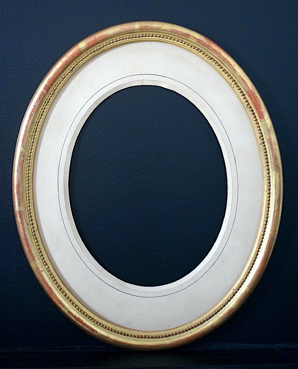 19th-century Oval Medallion Frame, Gilded, Frame Dimensions 40.5 X 32.5 Cm, Frame Ref. C1290