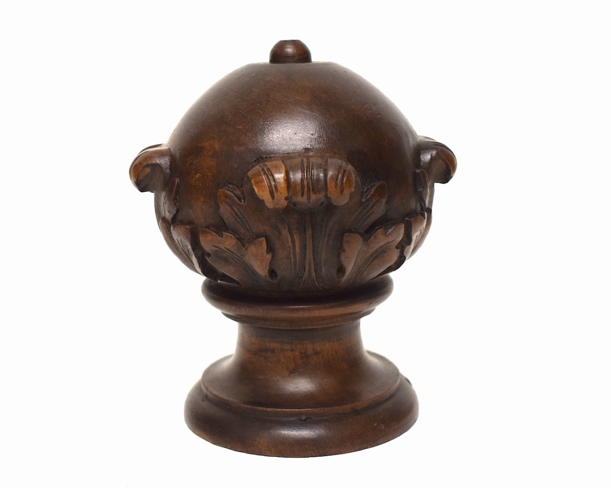 19th-century Neo-renaissance Carved Wooden Staircase Baluster, Ref. 1227 