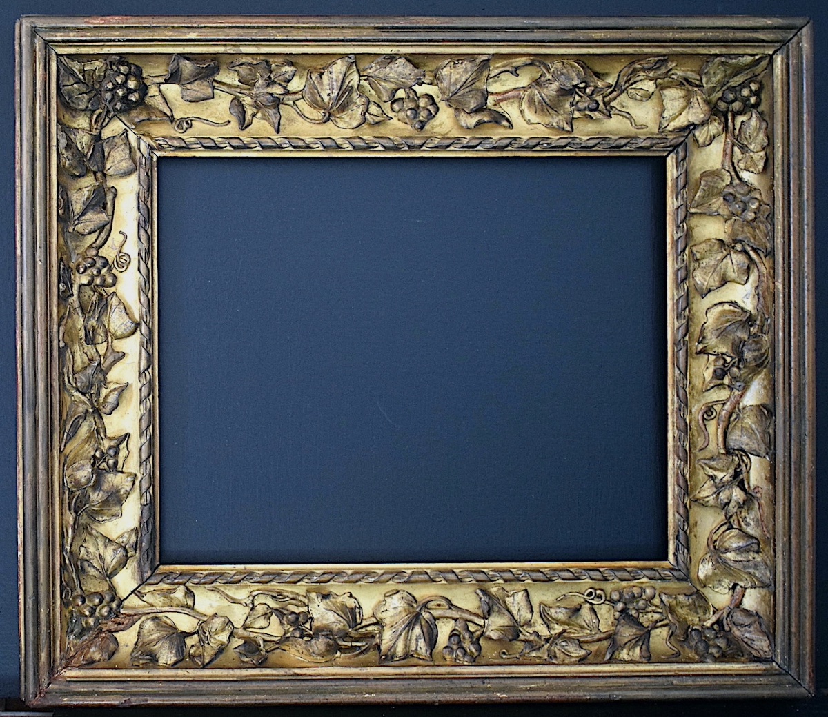 CADRE XIX ème siècle décor aux raisins Art Nouveau Feuillure 42 x 34 cm  FRAME Ref C1299