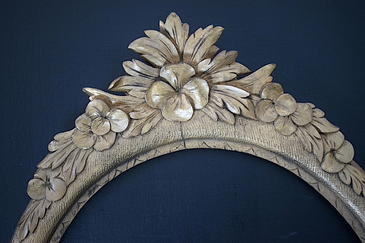 Pair Of 19th-century Medallion Frames With Crossed Keys Motif, 46 X 39 Cm, Frame Ref. C1300-photo-3