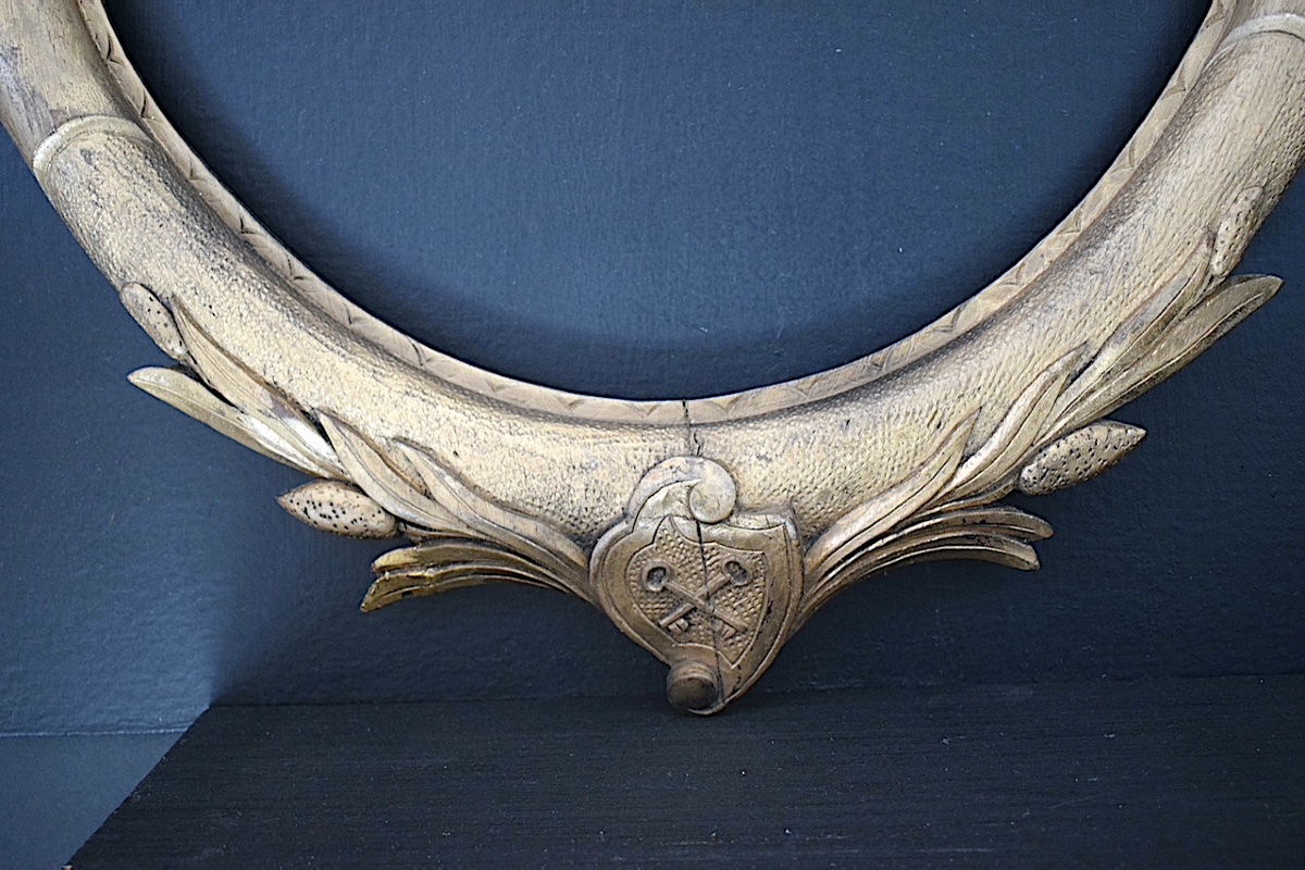 Pair Of 19th-century Medallion Frames With Crossed Keys Motif, 46 X 39 Cm, Frame Ref. C1300-photo-4