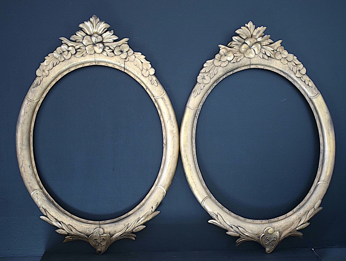 Pair Of 19th-century Medallion Frames With Crossed Keys Motif, 46 X 39 Cm, Frame Ref. C1300-photo-6