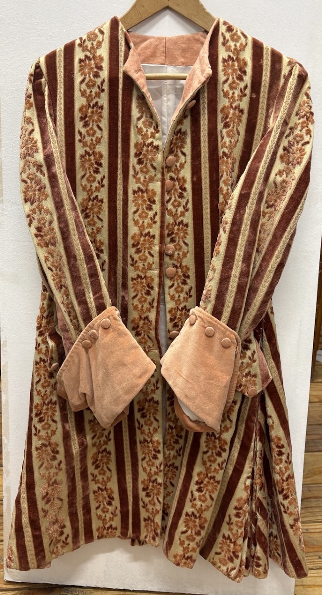 18th-century Louis XV-style Velvet Theater Costume, Ref. 1187-photo-8