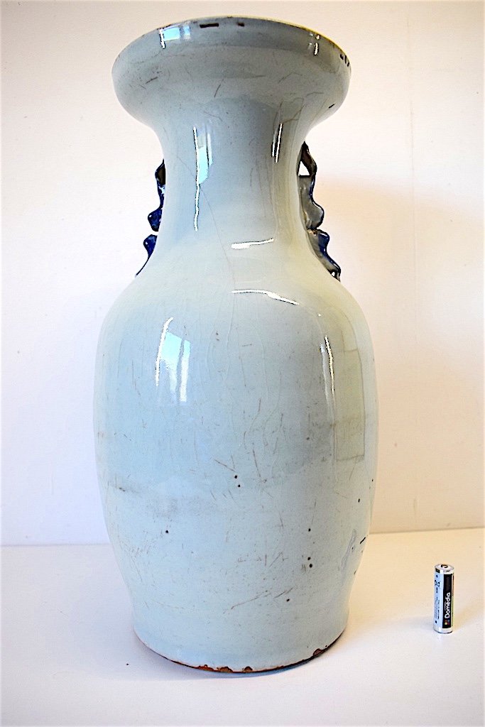 Vase Porcelaine de Chine Céladon Blanc Bleu  XIX ème  Décor de Trois Personnages Asie Chinois  REF169-photo-2