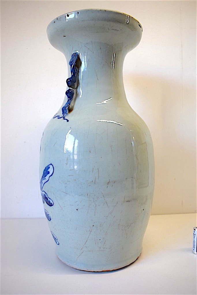 Vase Porcelaine de Chine Céladon Blanc Bleu  XIX ème  Décor de Trois Personnages Asie Chinois  REF169-photo-3