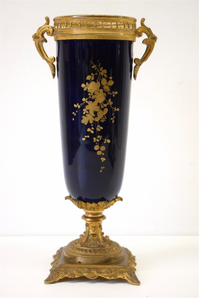 Vase en Porcelaine et Bronze &eacute;poque XIX &egrave;me Style S&egrave;vres D&eacute;cor Romantique  Sign&eacute; POITEVIN Ref268-photo-1
