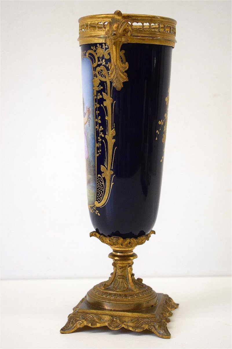 Vase en Porcelaine et Bronze &eacute;poque XIX &egrave;me Style S&egrave;vres D&eacute;cor Romantique  Sign&eacute; POITEVIN Ref268-photo-2