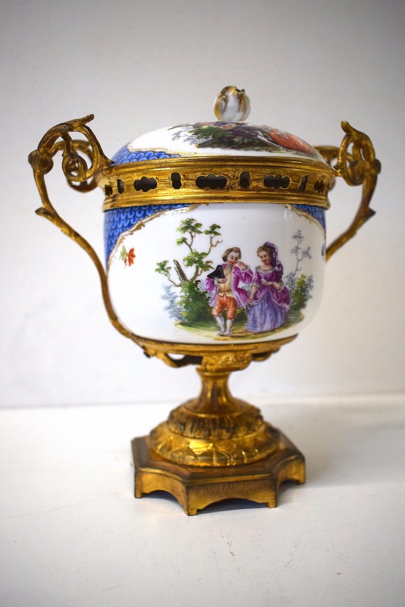 Pot Couvert En Porcelaine De Meissen Et Monture En Bronze Dor&eacute; XIX &egrave;me Sign&eacute;  Ref395 -photo-2