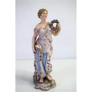 Porcelaine De Volkstedt  Allemagne Figurine Femme Et Couronne Début XIX ème Ref 462 