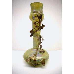 Vase Loetz En Verre Et Bronze Couleur Iris&eacute;  Fond Vert Art Nouveau 1900 Boh&egrave;me Ref585