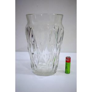 Baccarat Crystal Vase With Honeycomb Decoration Circa 1950 Signed Under Object Ref724