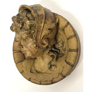 Médaillon haut relief en plâtre peint Jeanne d'Arc casquée style haute époque REF1121