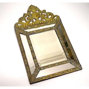 Miroir d' alcove à Parclose en laiton repoussé époque et style Napoleon III Ref1139