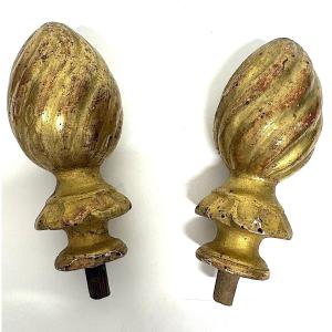 Élément de décoration pair  Embouts ou pompons en Bois Doré et sculpté  Ref1147