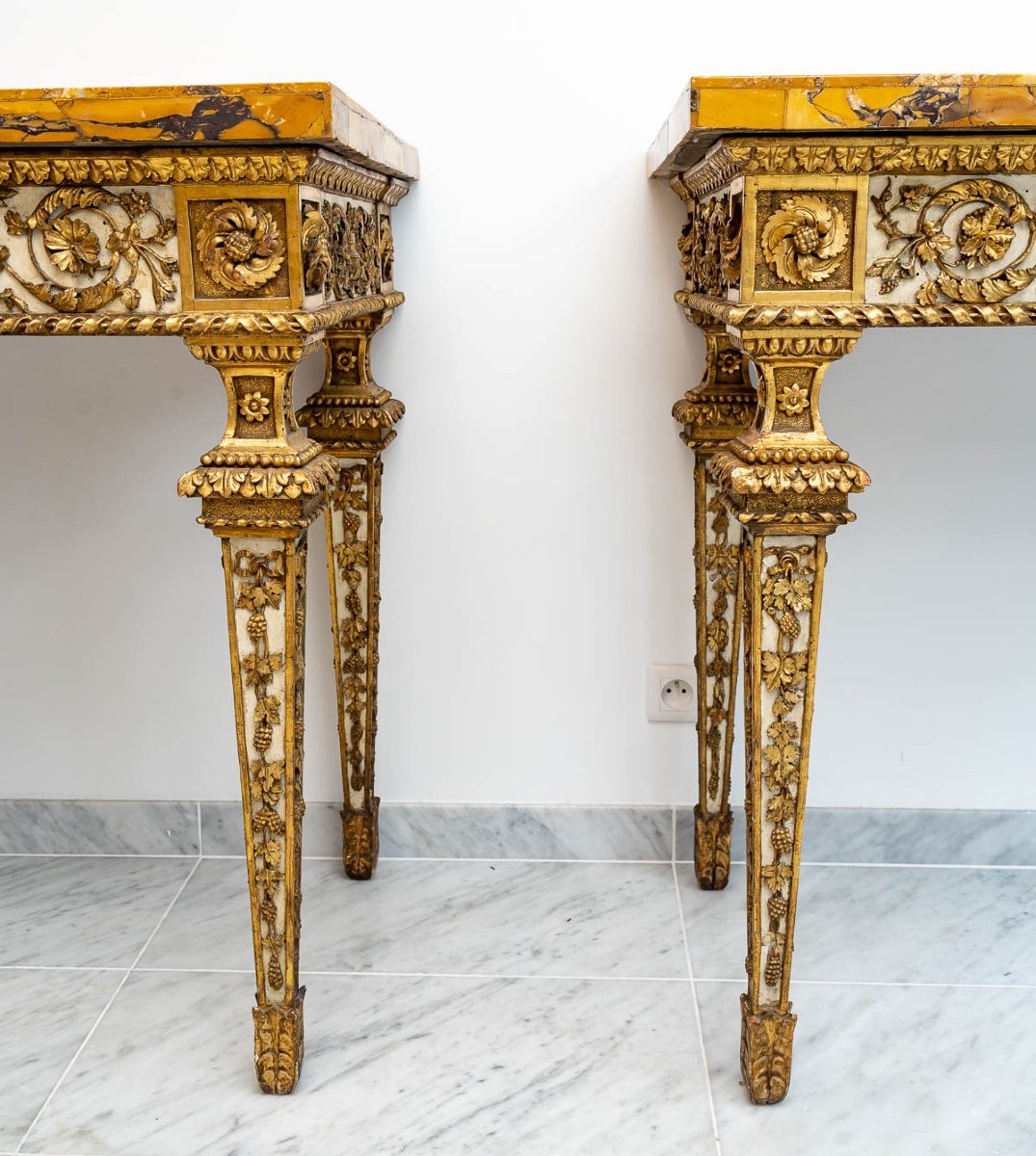 Paire De Console Italiennes De La Fin Du 18ème Siècle-photo-5