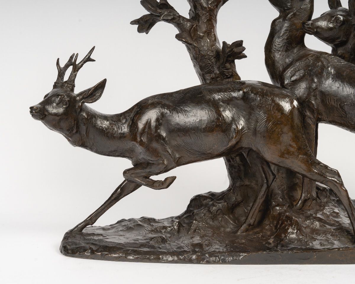 Maximilien Fiot (1886-1953) A Roe Deer And Two Does -photo-2