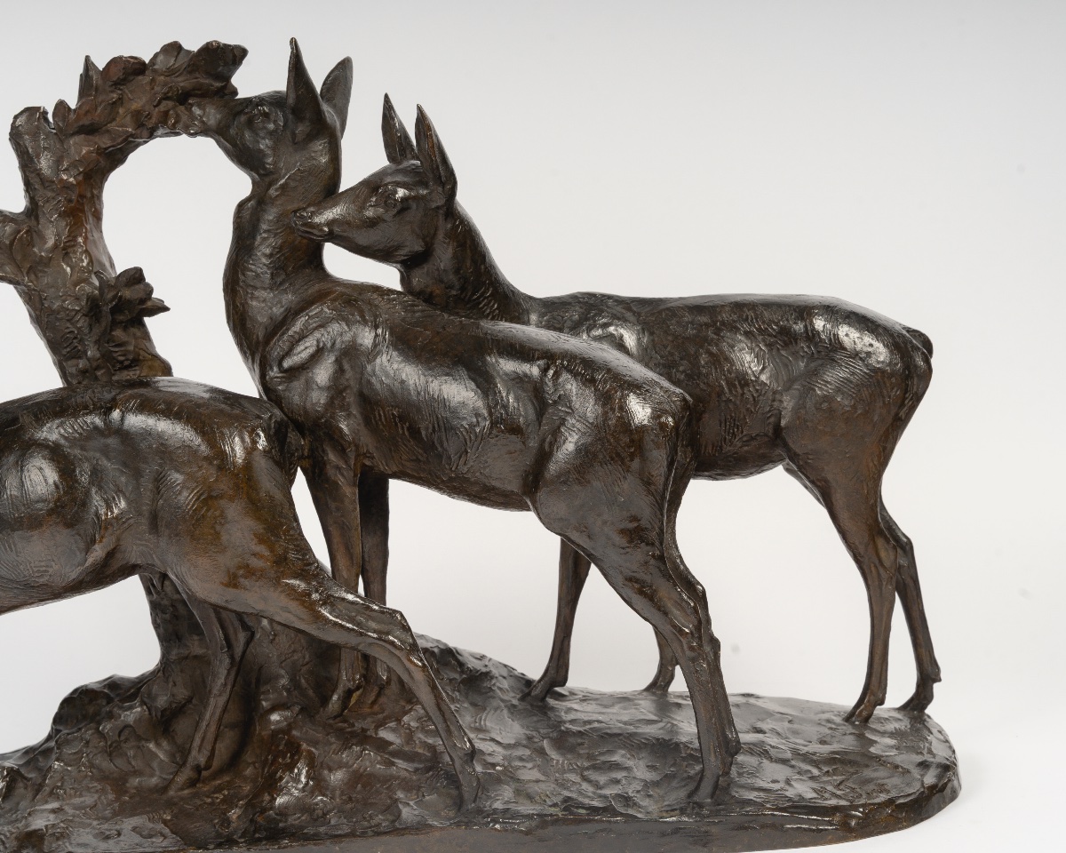 Maximilien Fiot (1886-1953) A Roe Deer And Two Does -photo-3