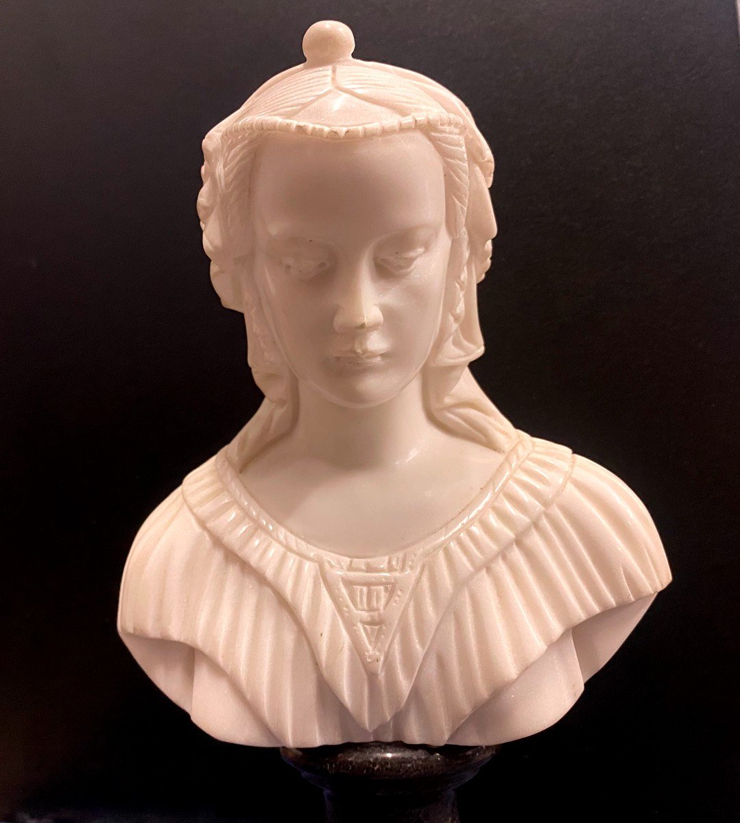 Buste En Marbre De Carrare Finement Sculpté d'Une Jeune Femme à l'Antique Sur Socle En Marbre Noire 19 Ième-photo-1